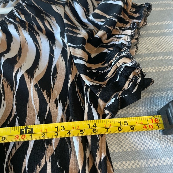 SALE!!!! Stylish Women's Black and Brown Topworthington top in size small - Picture 6 of 6